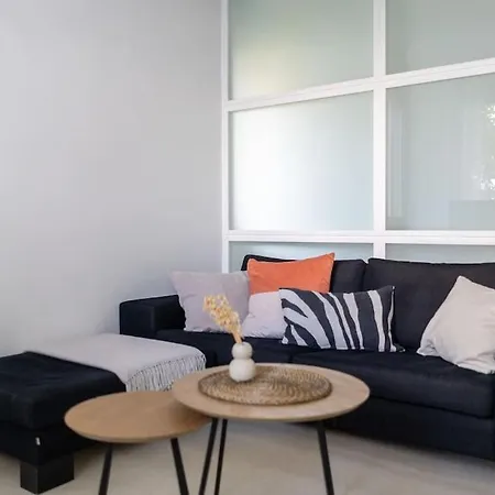 Apartamento Near Haemeenpuisto, Private Sauna! Tampere